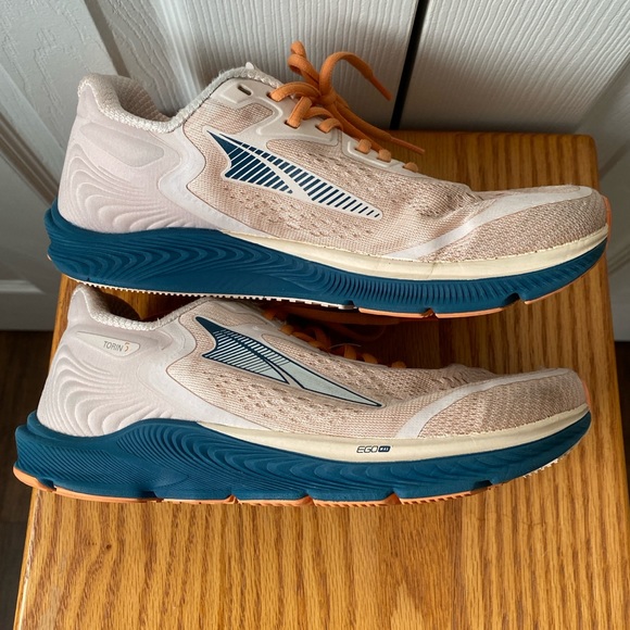 ALTRA Dusty Pink Torin 5 Lightweight Running Shoes SZ 7 - Picture 3 of 12